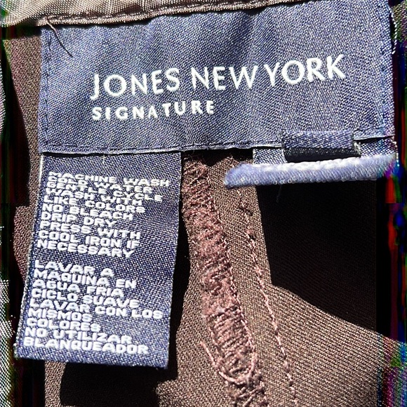 Excellent condition Jones New York Signature size 4 Brown Dress Pants. - Picture 12 of 13
